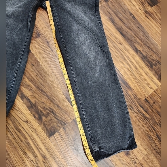 Good American 90's Baggy Loose Fit Straight Leg Jean - Picture 8 of 14